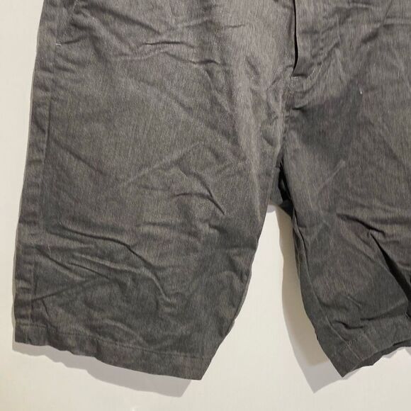 Volcom Men's Gray Solid Vmonty Casual Flat Front Shorts Size 32 - Picture 3 of 11
